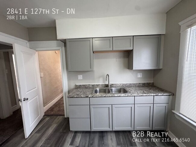 Building Photo - 2841 E 127th St