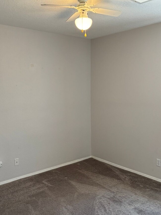 Building Photo - Charming 2 Bed, 2 Bath Home in Rio Rancho