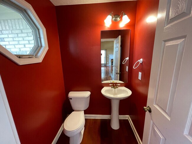 Building Photo - 3914 Stone Hollow Dr