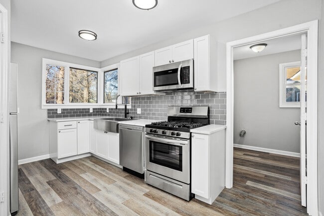 Primary Photo - 319 6th St NW