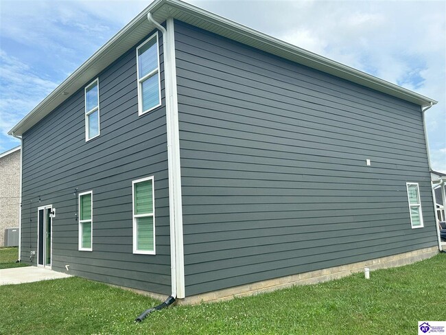 Building Photo - 309 Smt Crk Dr
