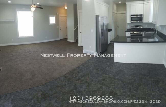 Building Photo - Light and Bright Daybreak 4 Bedroom