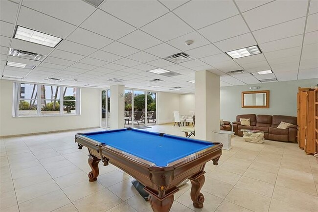 Building Photo - 3000 E Sunrise Blvd