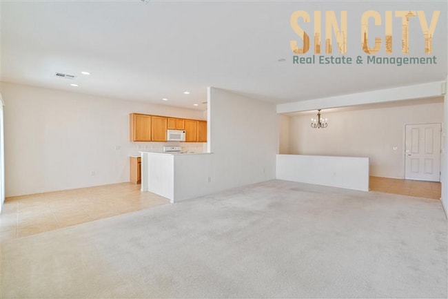 Building Photo - 7922 N Crested Starling Ct