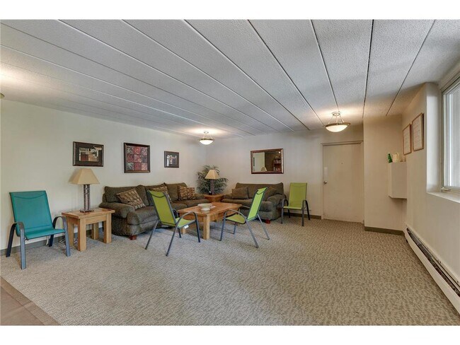 Building Photo - 4029-4014 14th Ave S