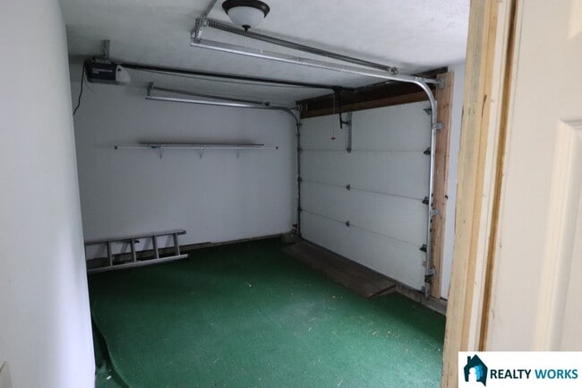 Building Photo - Enchanting Three Bed One and a Half Bath