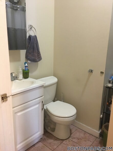 Building Photo - 38 Hemenway St