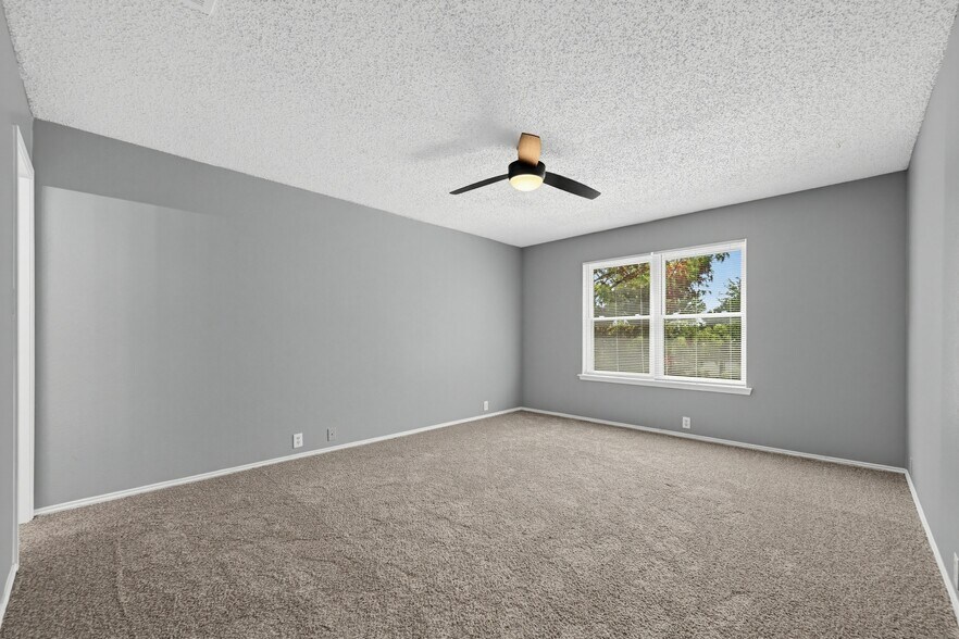 Building Photo - 3912 Sonoma Dr