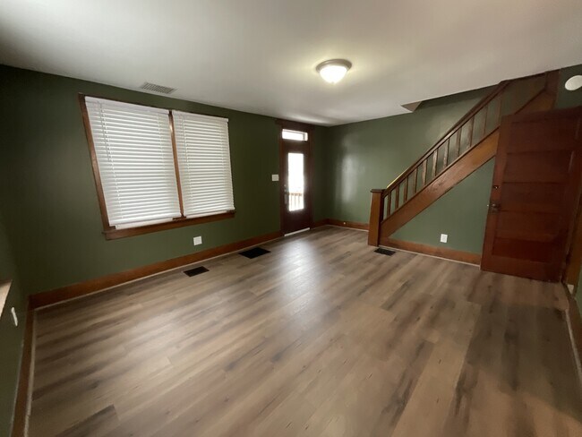 Building Photo - 727 N Pitt St