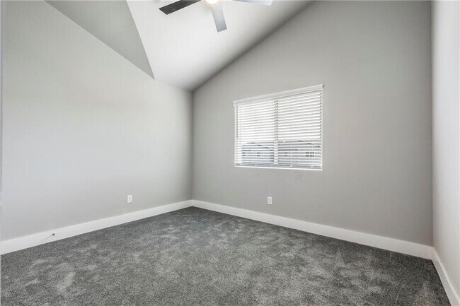Building Photo - 652 Sun Meadows Loop