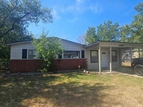 Building Photo - 1410 NW Ozmun Ave