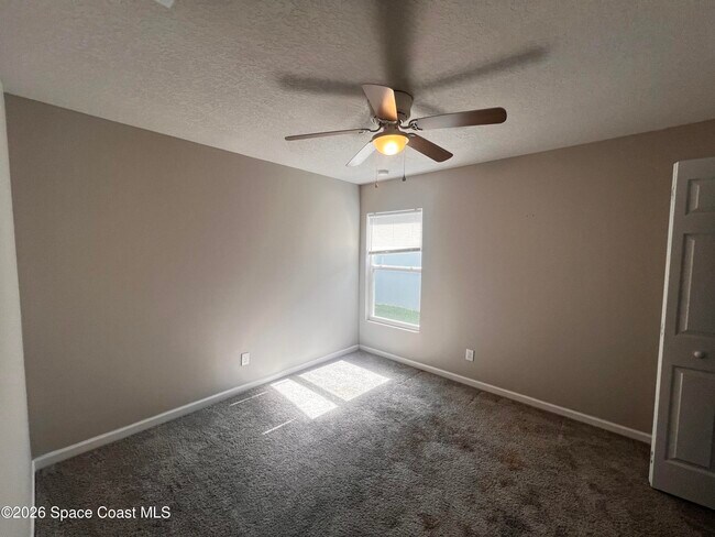 Building Photo - 563 Corbin Cir SW
