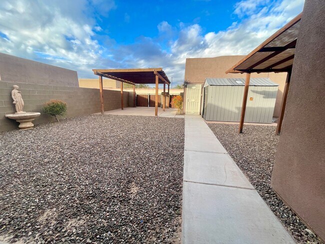 Building Photo - Courtyard home in Cielo Verde
