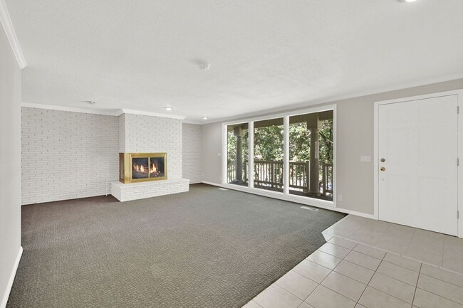 Building Photo - 4050 Taylor Ave