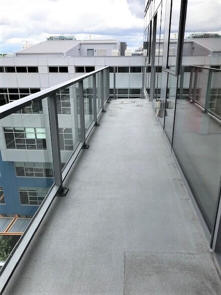 Balcony with gas hookup - 1221 SW 10th Ave