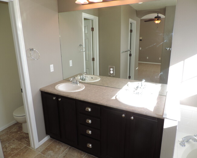 Building Photo - Conservatory 4 Bedroom Home (Available Imm...