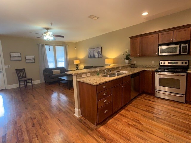 Building Photo - 415 St Francis St