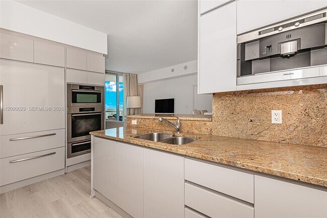 Building Photo - 50 South Pointe Dr