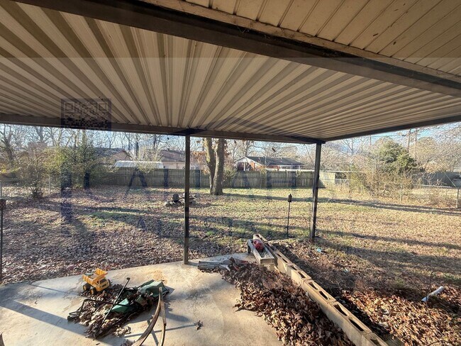 Building Photo - Sherwood 3 Bedroom Home