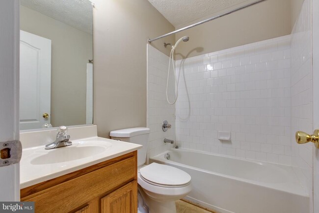 Building Photo - 3274 Halcyon Ct