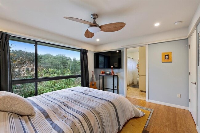 Building Photo - 805 Cumberland Rd