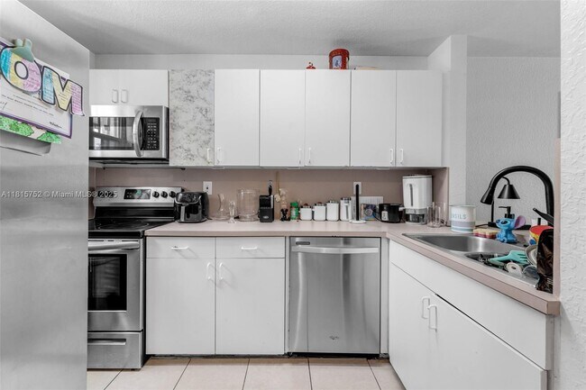 Building Photo - 19524 SW 103rd Ct