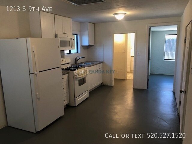 Building Photo - 1213 S 9th Ave