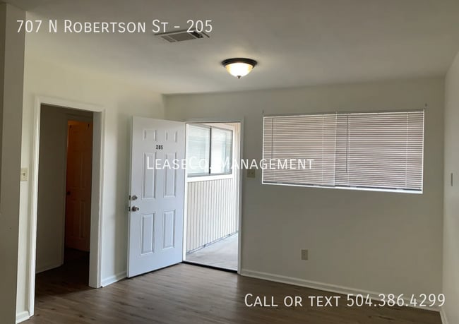 Building Photo - 707 N Robertson St