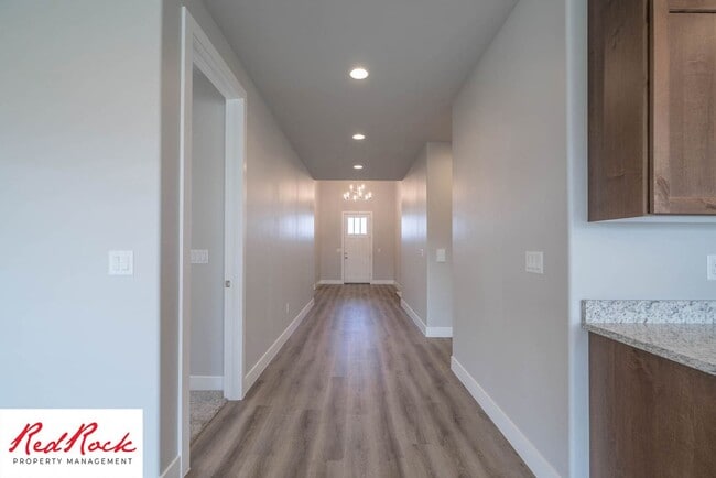 Building Photo - Beautiful 4-Bedroom 2.5 Bath with a 3 Car ...