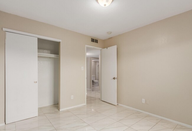 Building Photo - Great Chandler location with no HOA!!!
