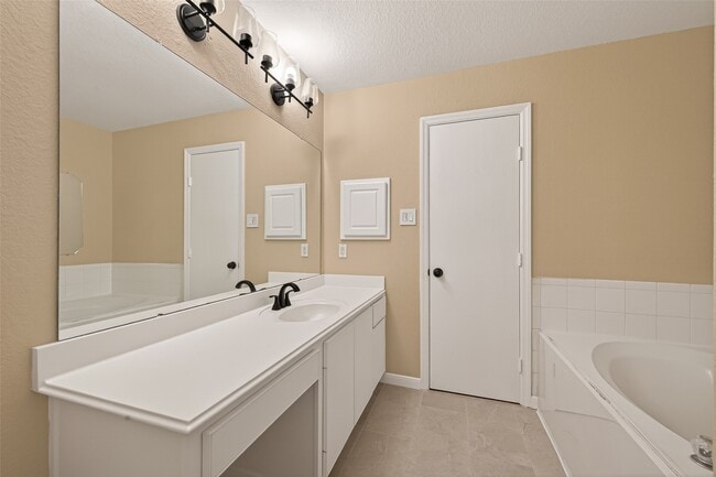 Building Photo - 9214 Arrowhead Trace Ln