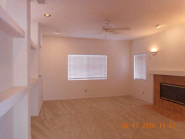 Building Photo - Beautiful 3BD/ 2 BA House For Rent