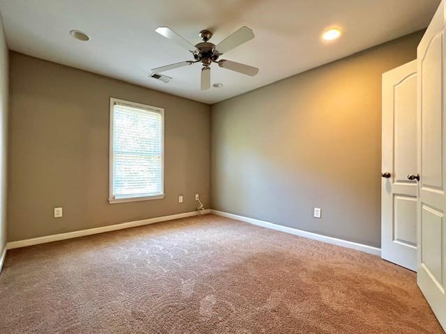 Building Photo - 1729 Oakbrook Lake Dr NW