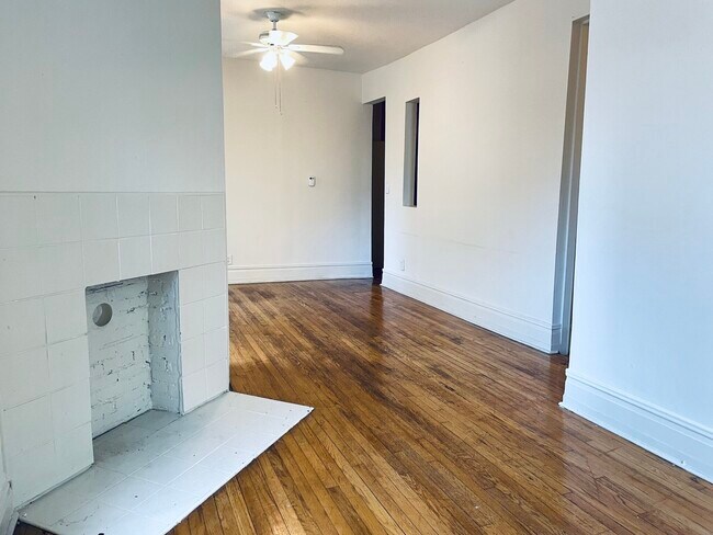 Building Photo - 3500 N Reta Ave