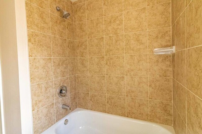 Building Photo - 732 Old Riverside Rd