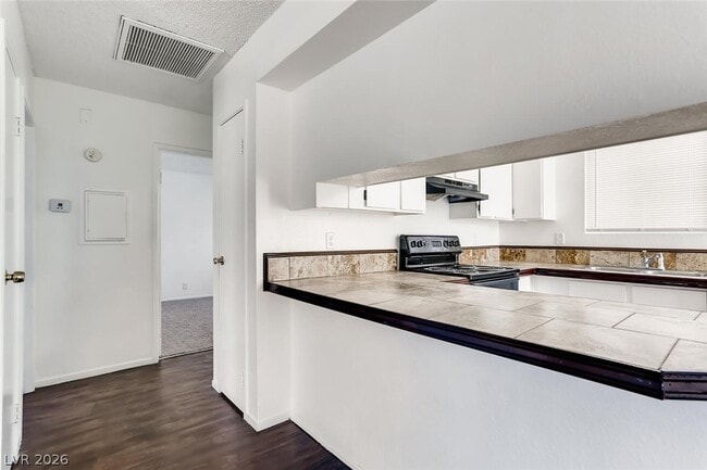 Building Photo - 24 Rose Cir