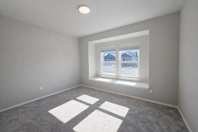 Building Photo - SOUTHRIDGE HOME! Modern Comfort Meets Everyday Convenience!