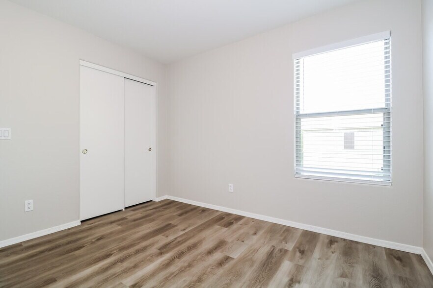 Building Photo - 18514 W Udall Dr