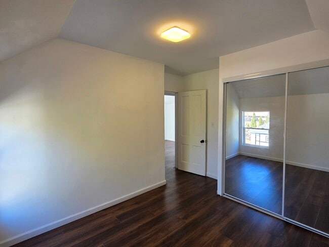 Building Photo - 122 Hawley St