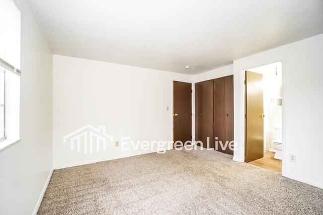 Building Photo - 3709 Panama Dr