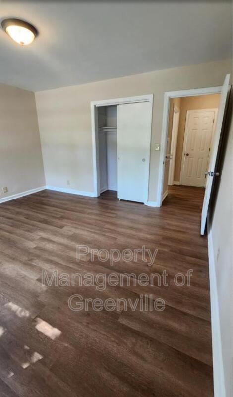 Building Photo - 230 W Dorchester Blvd