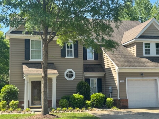 Building Photo - Beautifully Maintained 3-Bedroom Townhome ...