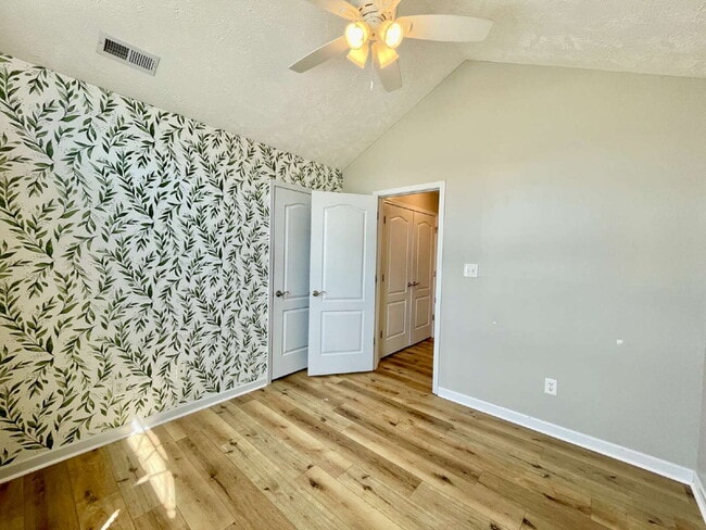 Building Photo - 3-Bed, 2-Bath Nest With Bonus Room In Faye...