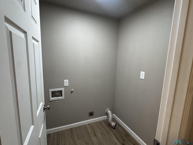 Building Photo - 911.5 Bullock Ct