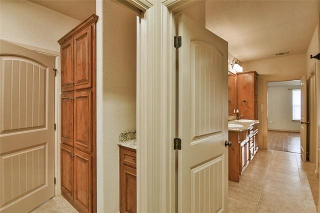 Building Photo - 202 Captains Ct