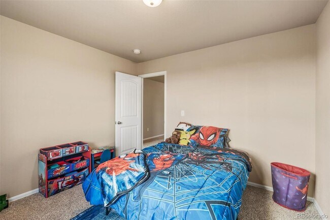 Building Photo - 7643 Sand Lake Heights