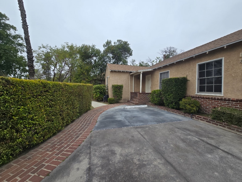 Building Photo - 7246 Allott Ave
