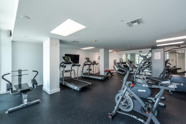 Building Photo - 1723 SW 2nd Ave