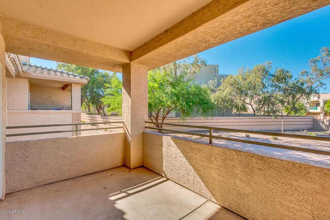 Building Photo - 16013 S Desert Foothills Pkwy