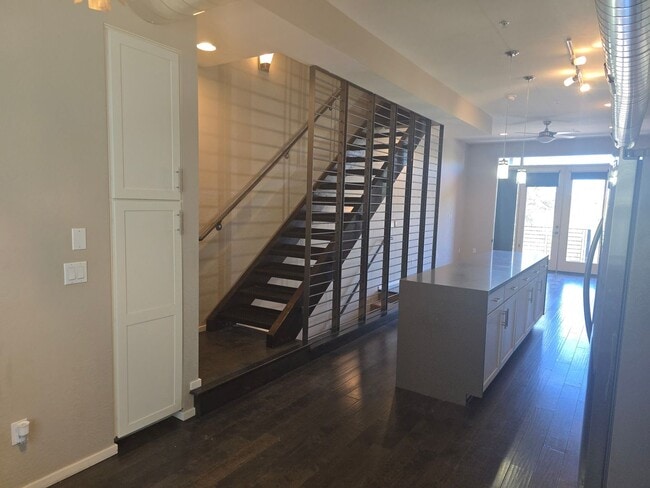 Building Photo - Beautiful Property with Contemporary Flair